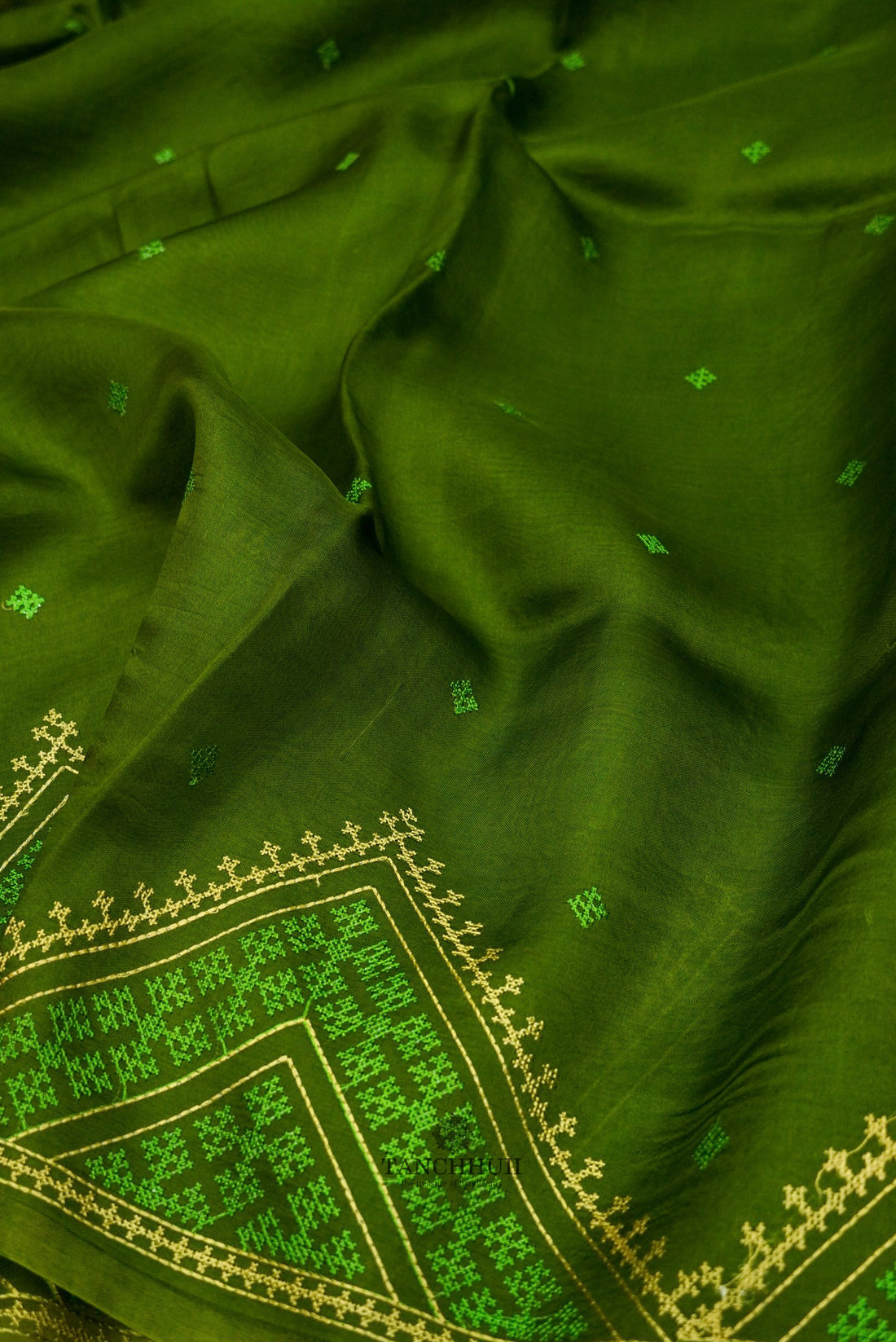 PURE BANARASI ORGANZA SILK CHIKANKARI SAREE