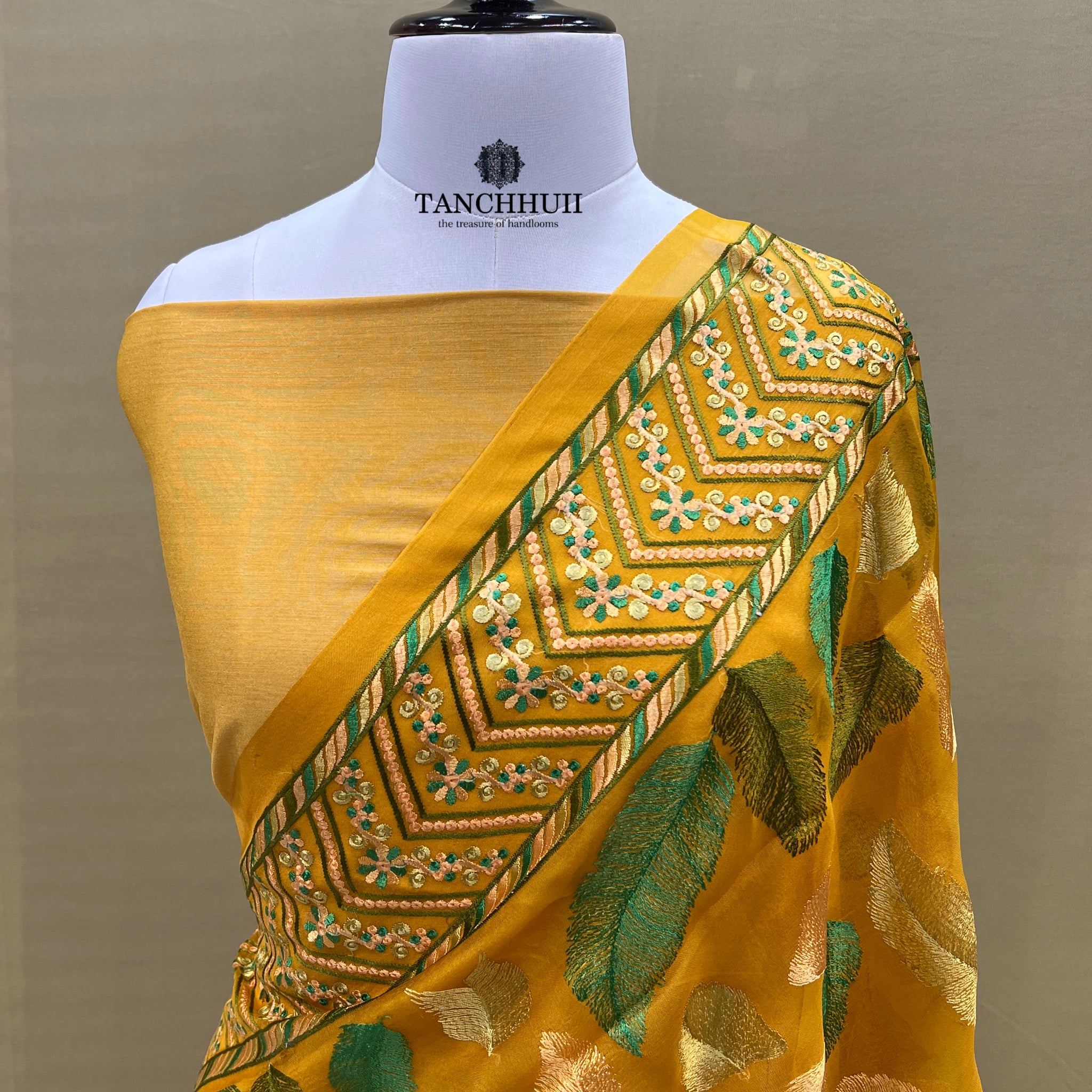 PURE BANARASI ORGANZA SILK CHIKANKARI SAREE