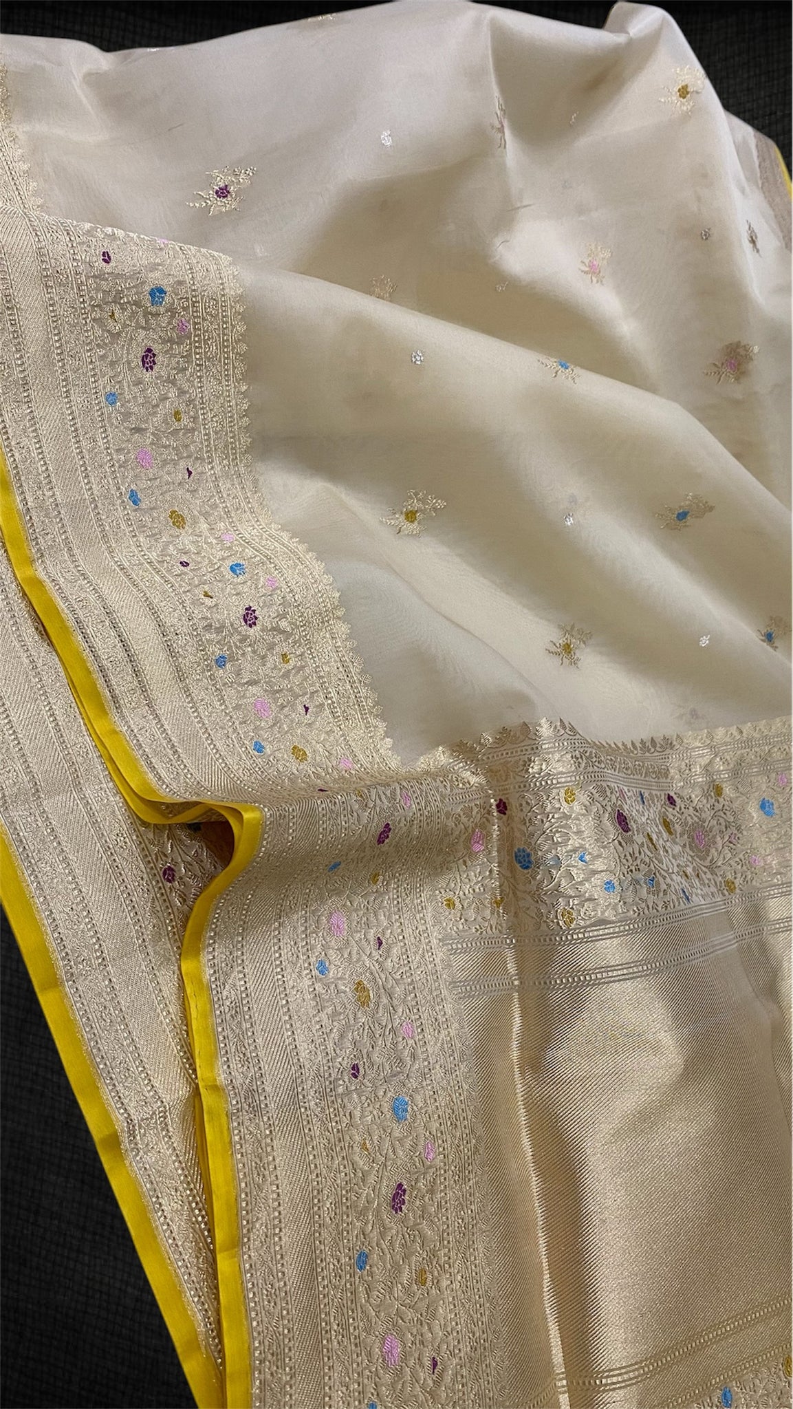 HANDWOVEN KORA BANARASI KADHIAL SAREE