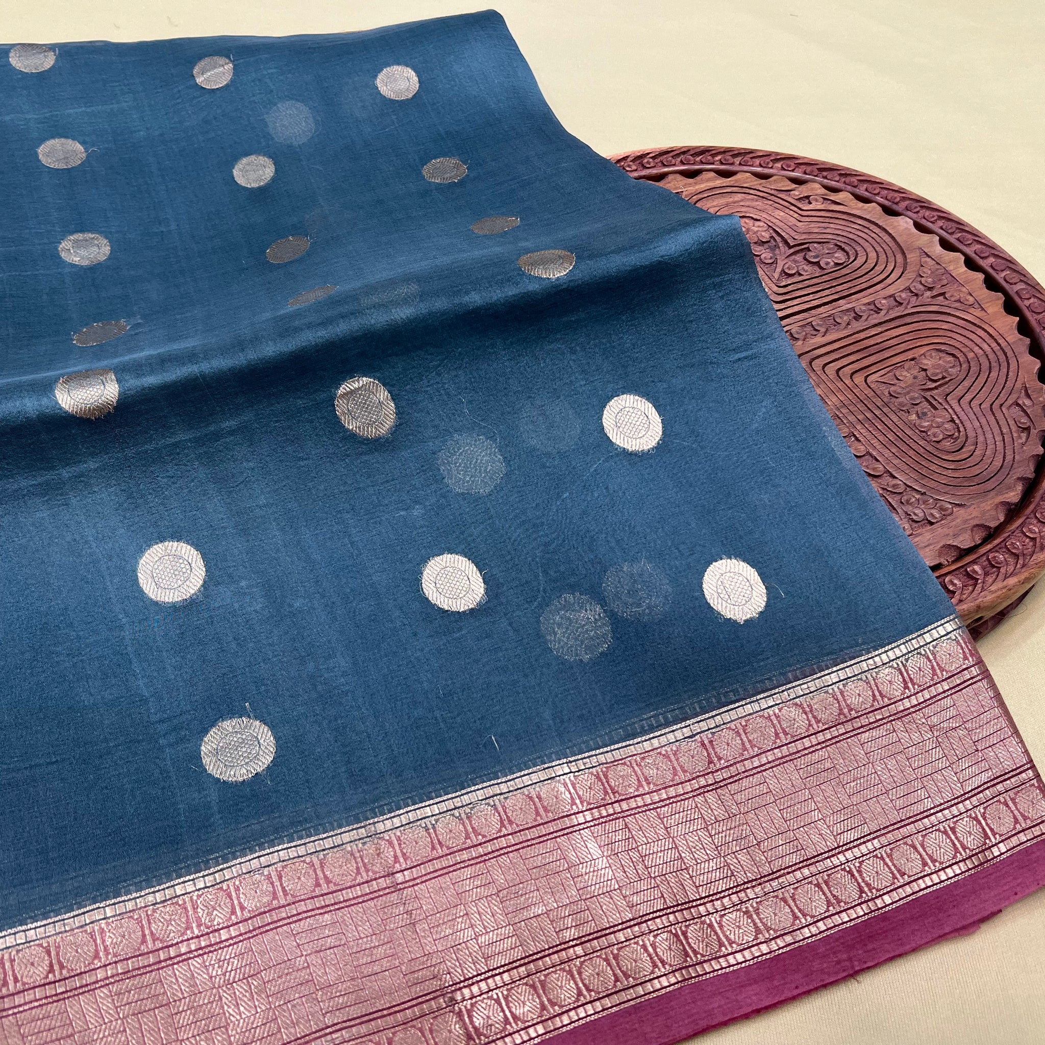 PURE BANARASI HANDWOVEN ORGANZA SILK SAREE - KADHUA MOTIF