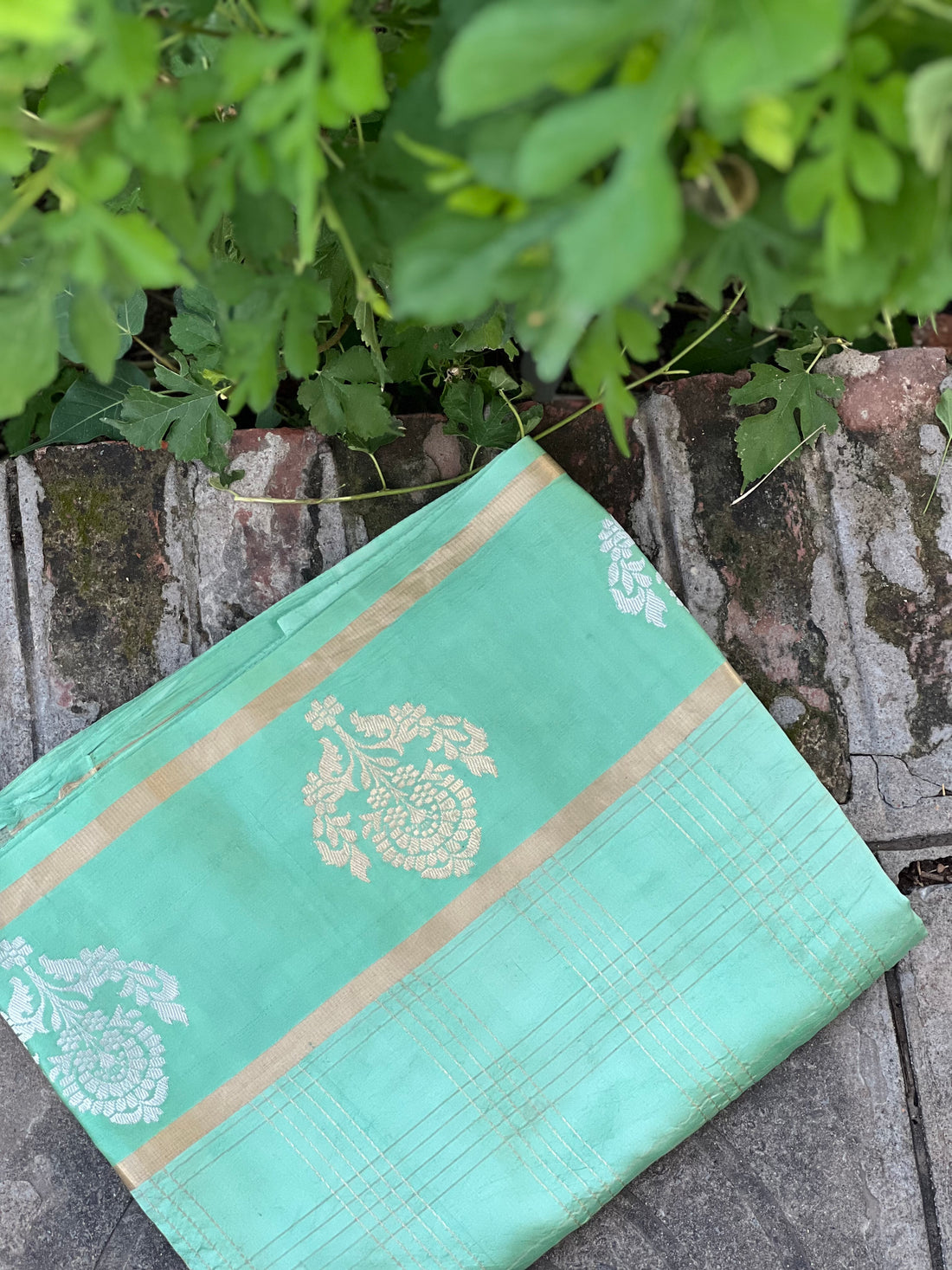 PURE BANARASI HANDWOVEN KADHUA MANGO SILK SAREE